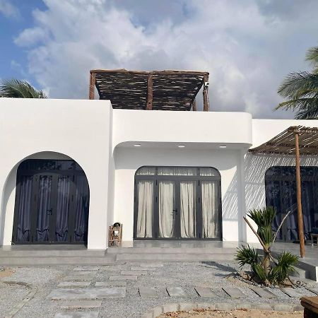 My Hoa Oceanfront Home Ap My Hai Exteriör bild